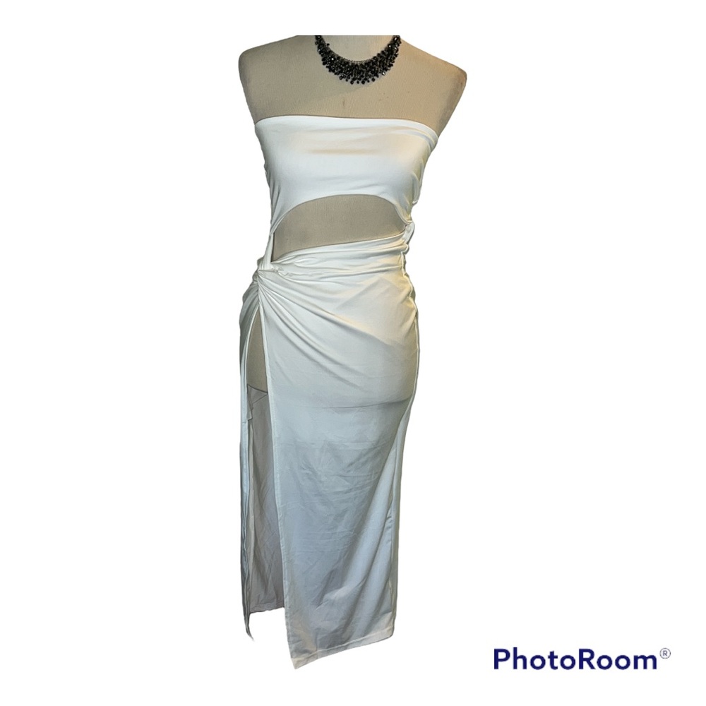 Verdusa white Medium poly blend cut out dress New With Tags